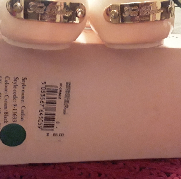 Flats - Picture 2 of 4